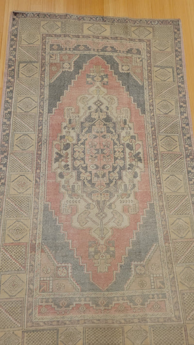 Vintage Turkish Rug  4.5 X 7.8