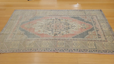 Vintage Turkish Rug  4.5 X 7.8